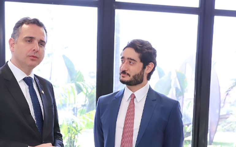 Alvo de processo de cassação, presidente da Câmara de BH recebe apoio de Pacheco: 'Conta comigo'