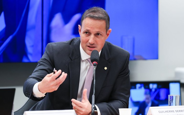 Derrite apresenta 5ª versão do PL Antifacção após críticas do governo