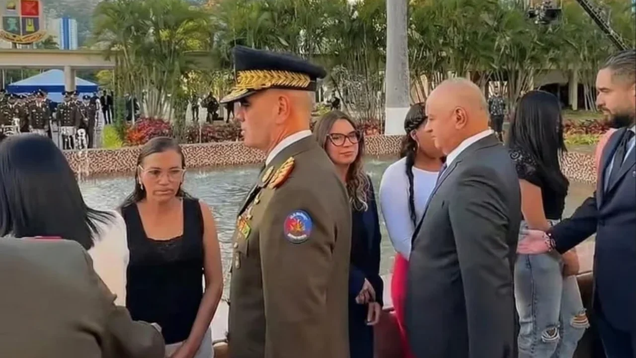 Venezuelanos prestam homenagens aos mortos após ataque dos EUA e capturas em operação militar