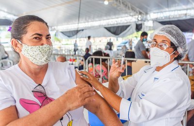 Maceió inicia hoje 3ª dose para pessoas com 60 anos ou mais e trabalhadores da Saúde