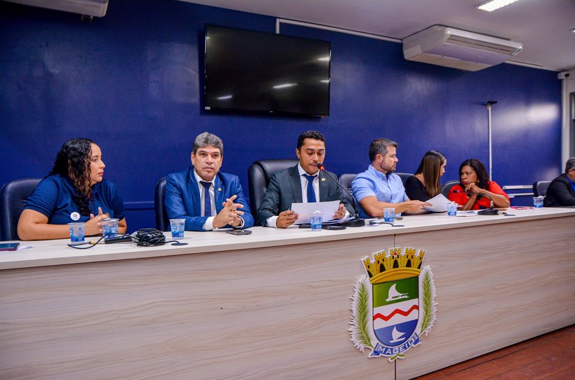 Câmara reúne demandas de ambulantes para reordenamento da orla marítima de Maceió