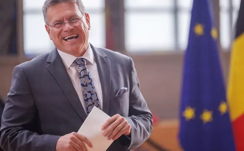 UE envia comissário para discutir tarifas com EUA