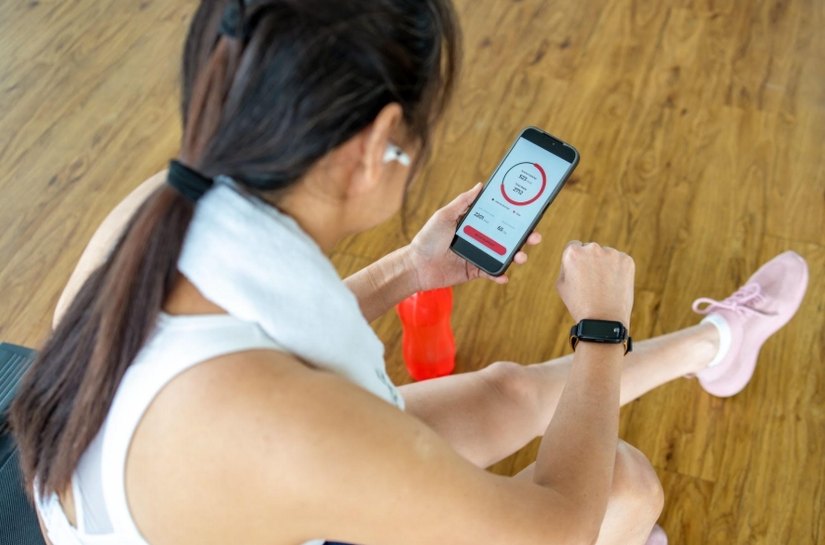 Celular virou parceiro de treino: Smart Fit lidera entre os aplicativos mais usados pelos brasileiros