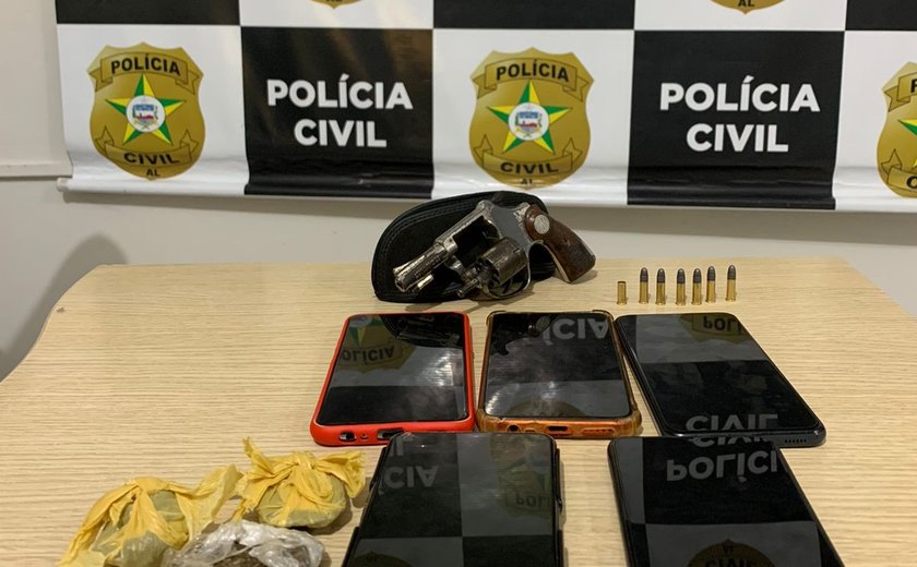 Jovem é preso com arma, celulares roubados e drogas em Maceió