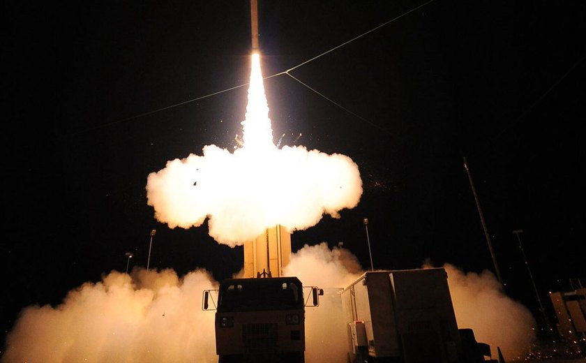 Escassez de mísseis antiaéreos THAAD pode tornar Exército dos EUA vulnerável, relata portal
