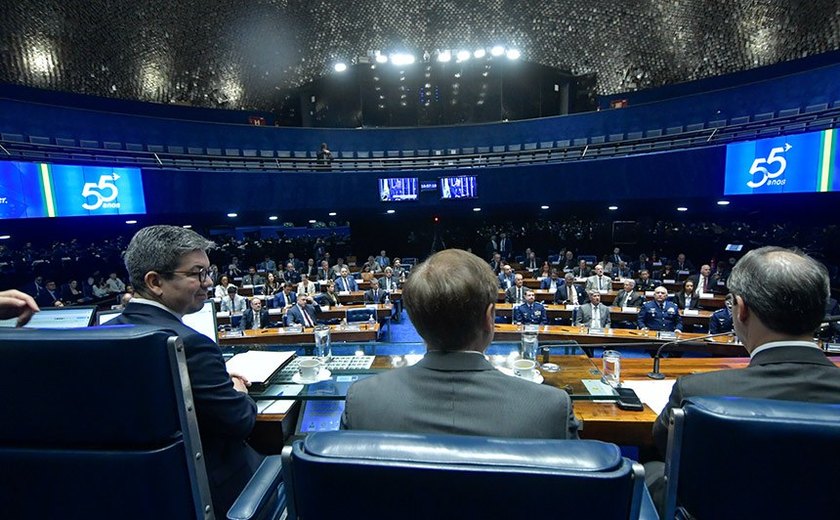 Sucesso internacional da Embraer é celebrado em sessão no Plenário