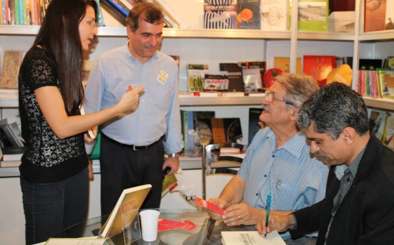 Delmiro: livro de vereador foi destaque na Bienal