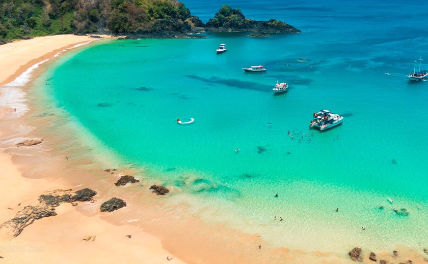 Praia do Sancho, em Fernando de Noronha, é eleita a melhor do mundo