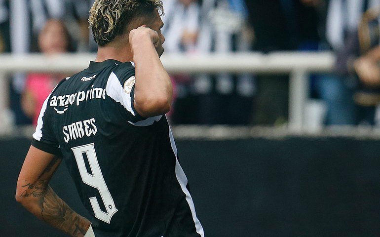 Botafogo goleia Coritiba e fatura título simbólico do 1º turno do Brasileirão