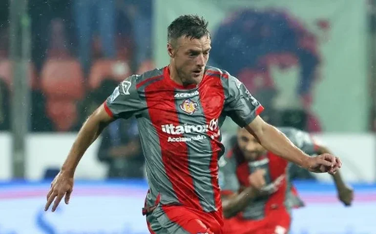 Mansão de Jamie Vardy na Itália é alvo de assalto; prejuízo supera R$ 560 mil