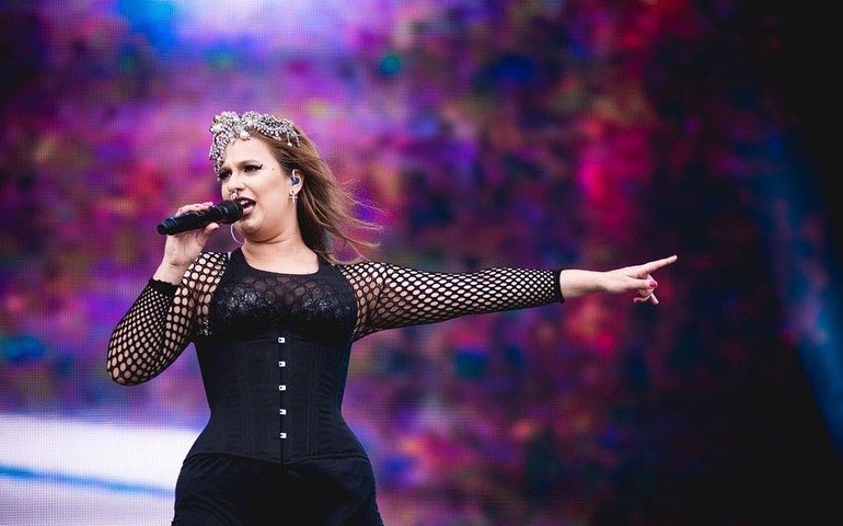 'Uma herança pode te matar', diz Alice Caymmi, sobre o peso do sobrenome