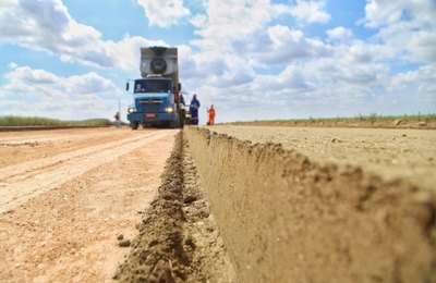 Luciano Barbosa apresenta projeto de duplicação da AL-220 a empresários de Arapiraca