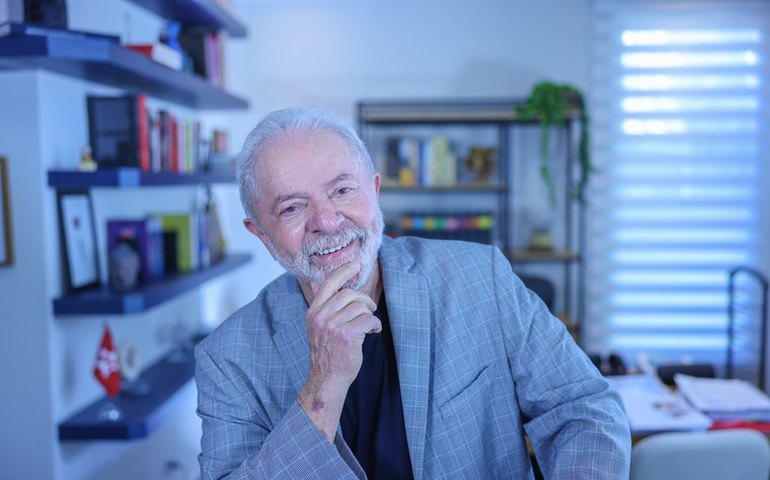 Lula conversa com o presidente dos Estados Unidos