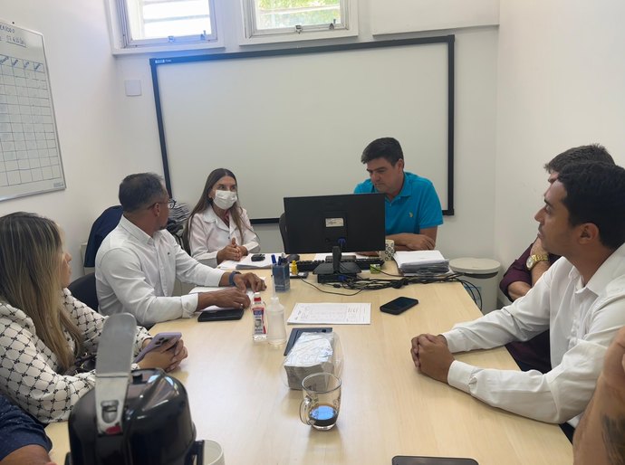 Vereador David Empregos fiscaliza PAM Salgadinho