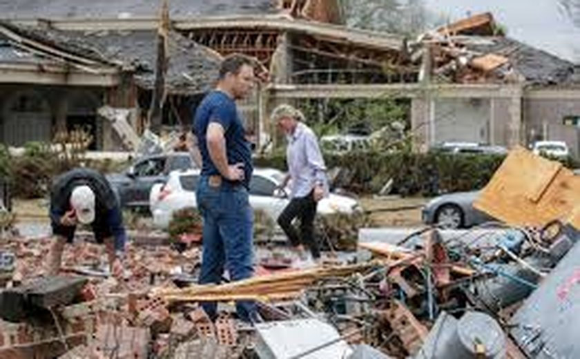 Tempestades nos EUA causam 18 mortes e deixam 200 mil pessoas sem energia