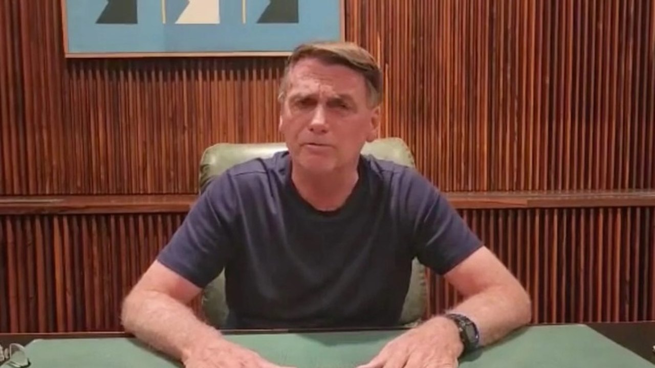 Bolsonaro faz apelo para que apoiadores desobstruam rodovias