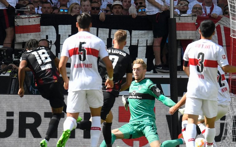 Franceses marcam e Stuttgart e Leipzig estreiam no Campeonato Alemão com empate