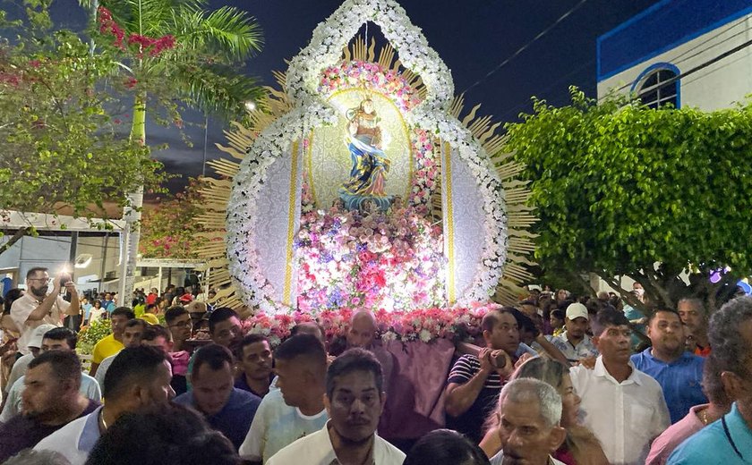 Procissão encerra  homenagem a Nossa Senhora do Ó