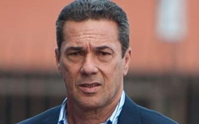 Luxemburgo promete usar mais a base, mas pede calma para não prejudicar garotos