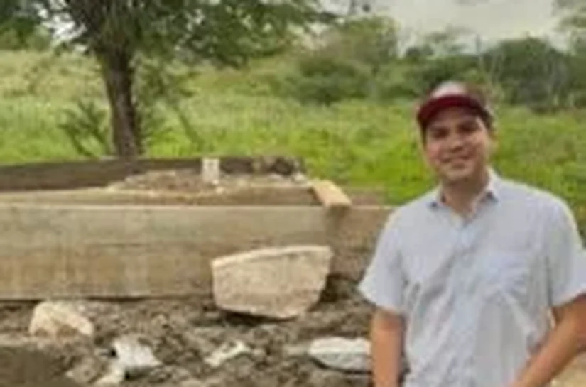 Prefeito Eduardo Bulhões acompanha obra da 15ª passagem molhada de sua gestão