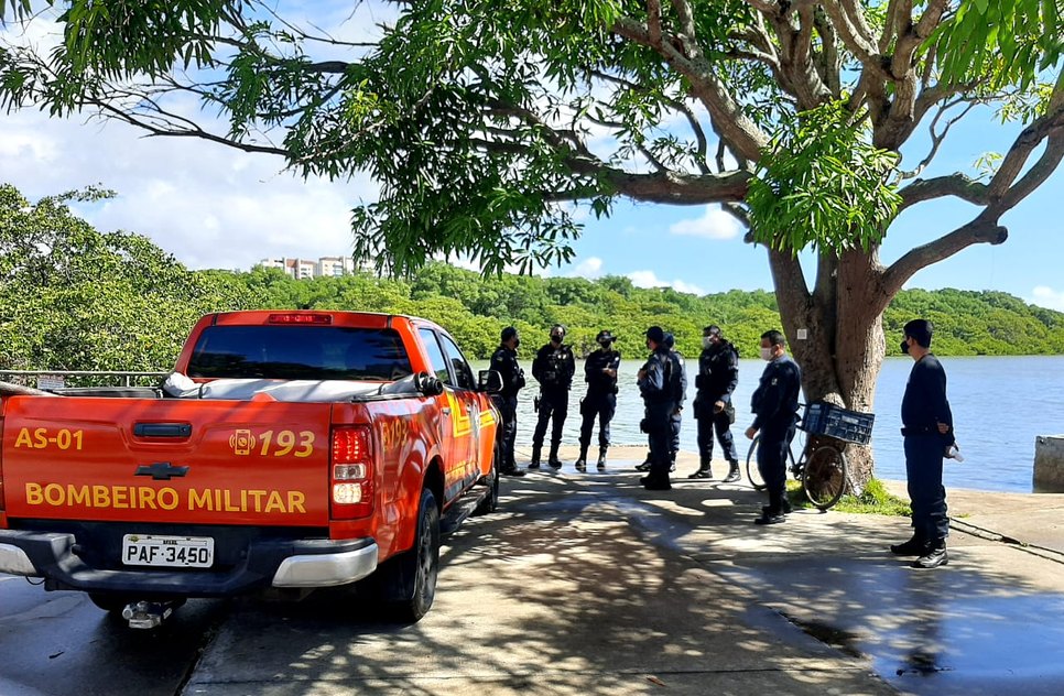 Corpo de homem encontrado boiando