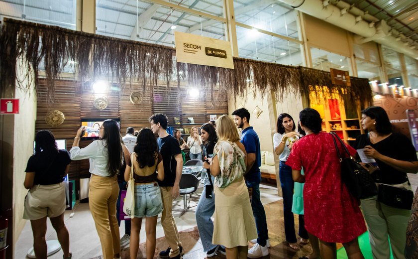 Professores podem ganhar vouchers de R$ 100 para compra de livros na Bienal de Alagoas