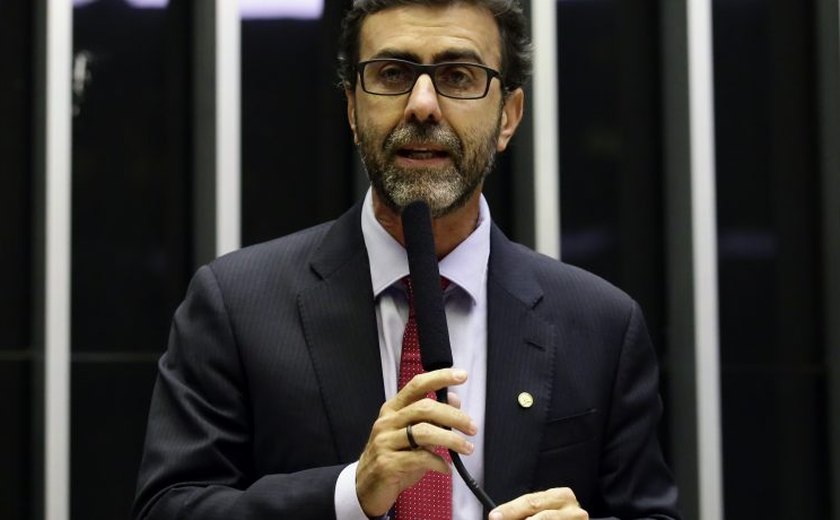 Deputado Marcelo Freixo anuncia saída do PSOL e deve ingressar no PSB