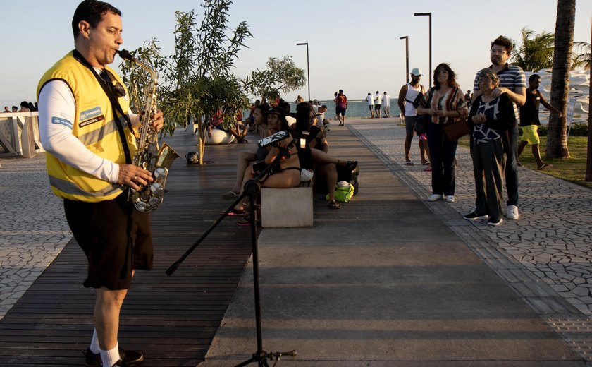 Ronda no Bairro realiza apresentações semanais da Banda de Música