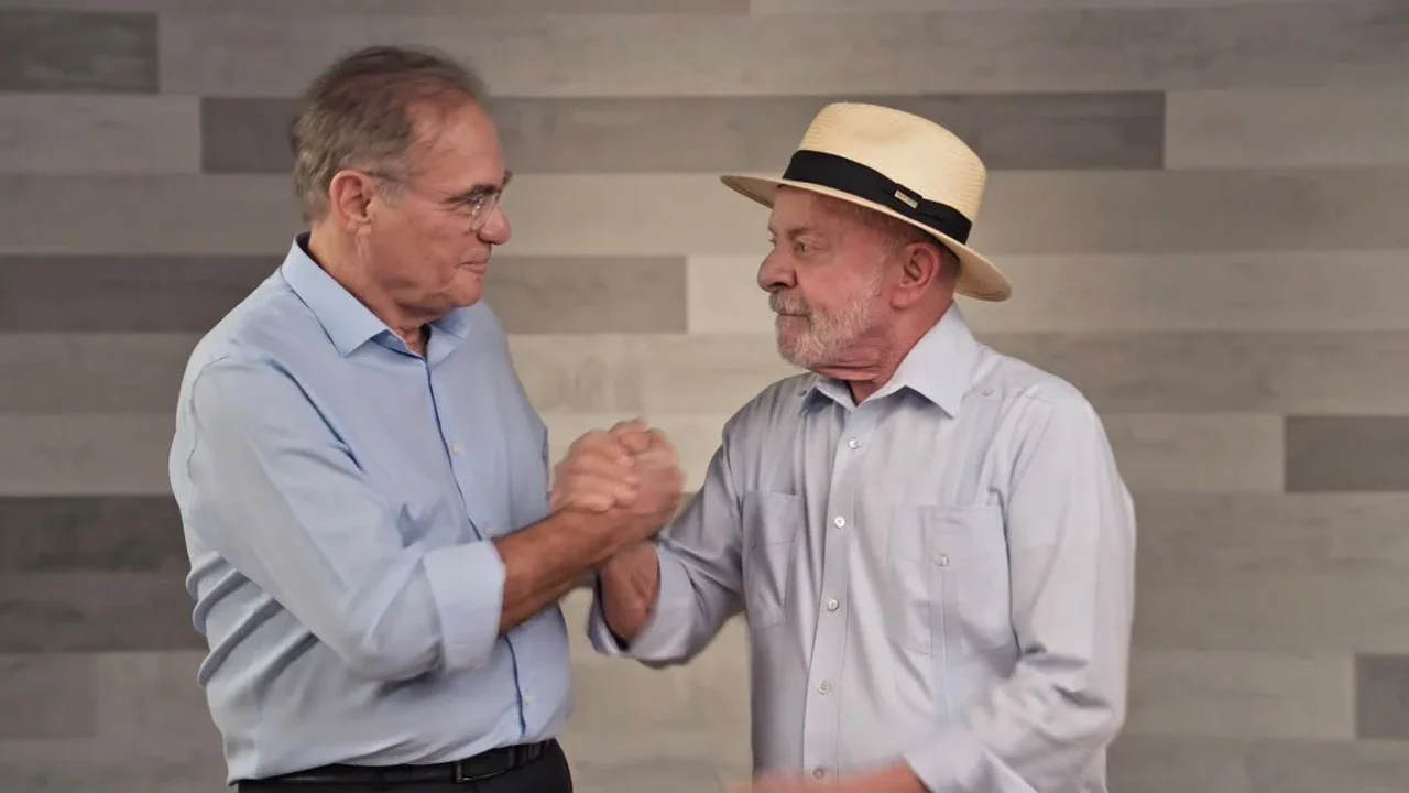 “Ninguém sabe trabalhar como ele no Senado”, diz presidente Lula em apoio a Renan Calheiros