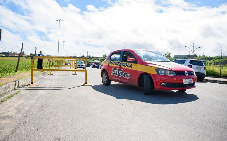 Detran Alagoas abre 1.800 vagas extras para candidatos retardatários à 1ª Carteira de Habilitação