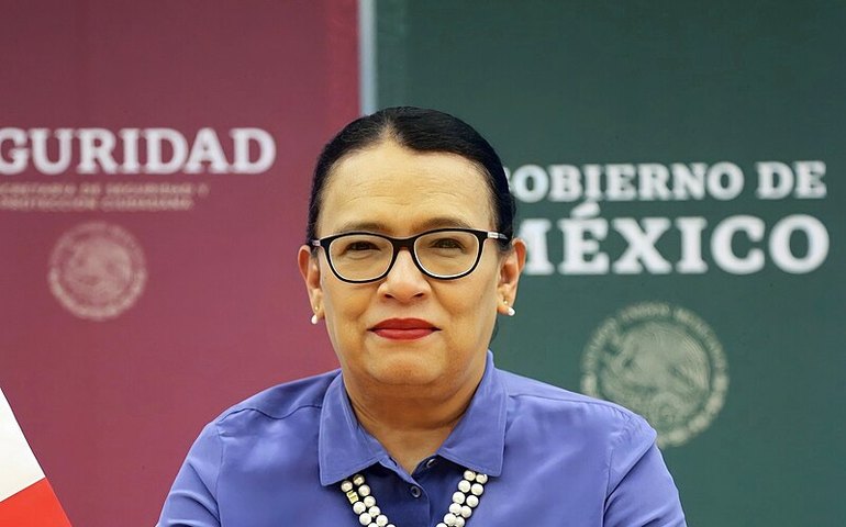 Ministra da Segurança do México divulga cidadanias de imigrantes sequestrados em ônibus no norte do país