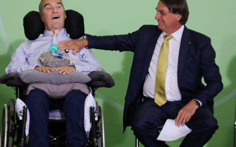 Bolsonaro deixa Alvorada e visita general Villas Bôas neste domingo