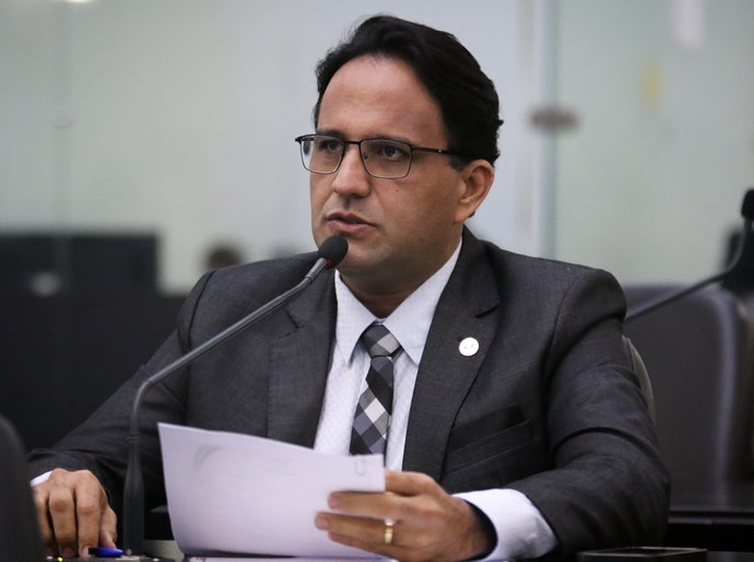Deputado Mesaque Padilha solicita conclusão de obras na AL-110