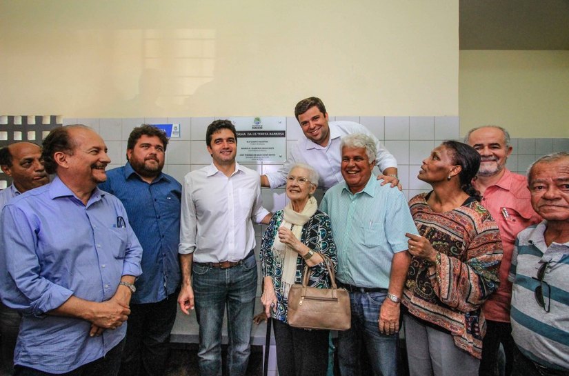 Prefeitura de Maceió entrega USF reformada no Eustáquio Gomes