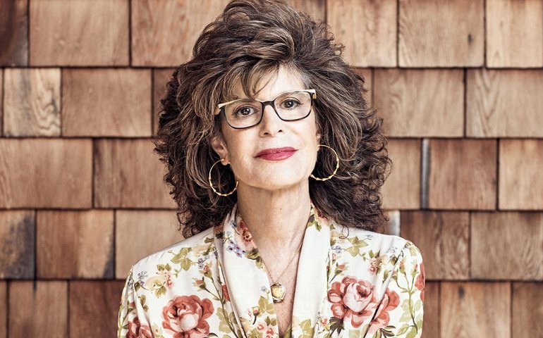 &#8216;Ciberespaço foi inventado para deixar democracia de fora&#8217;, diz Zuboff