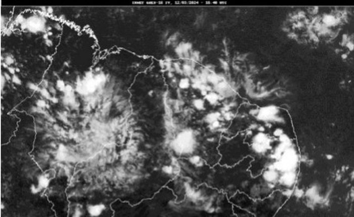 Imagem do satélite indicando o alerta de chuvas no Litoral Norte, incluindo a região metropolitana de Maceió, e na Zona da Mata.