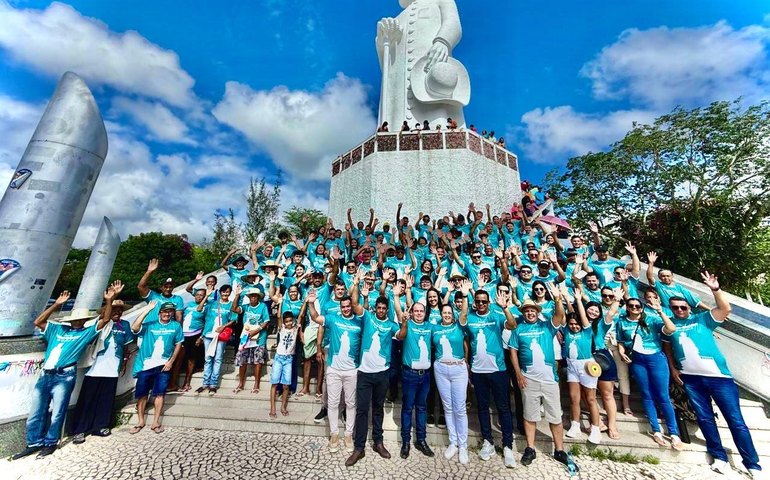 Mais de 350 fiéis canoenses participam de romaria a Juazeiro do Norte