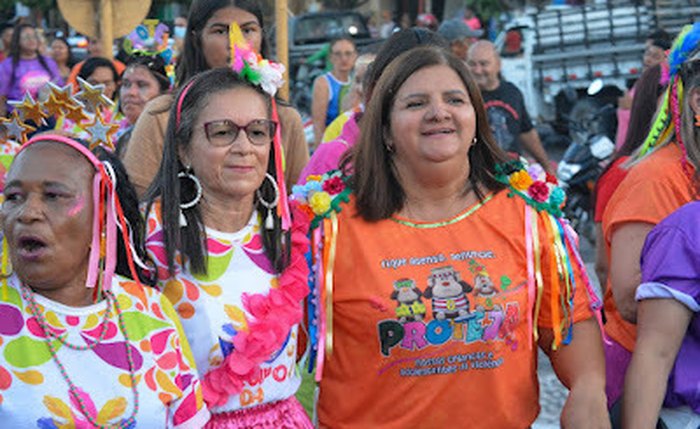 Prefeita a Ziane Costa no carnaval tradicional