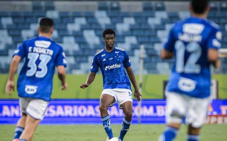 De ressaca, Cruzeiro empata com o Grêmio, ainda ameaçado pelo rebaixamento no Brasileiro