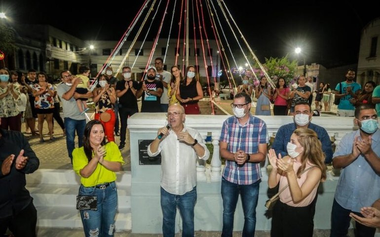 Prefeito Ronaldo Lopes entrega mais um investimento para o povo de Penedo