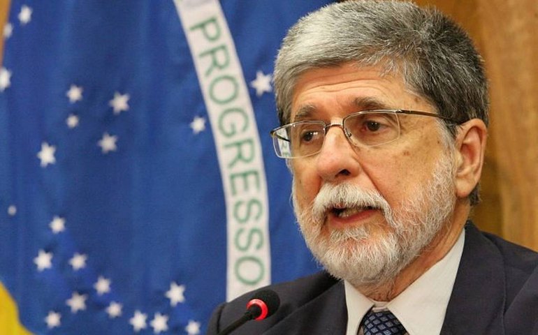 'Militares querem olhar para o futuro', afirma Celso Amorim