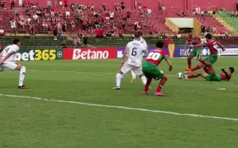 Portuguesa supera o Velo Clube no Canindé e conquista a primeira vitória no Paulistão