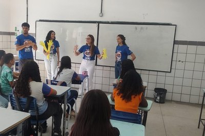 Samu conscientiza sobre trotes e noções de primeiros socorros