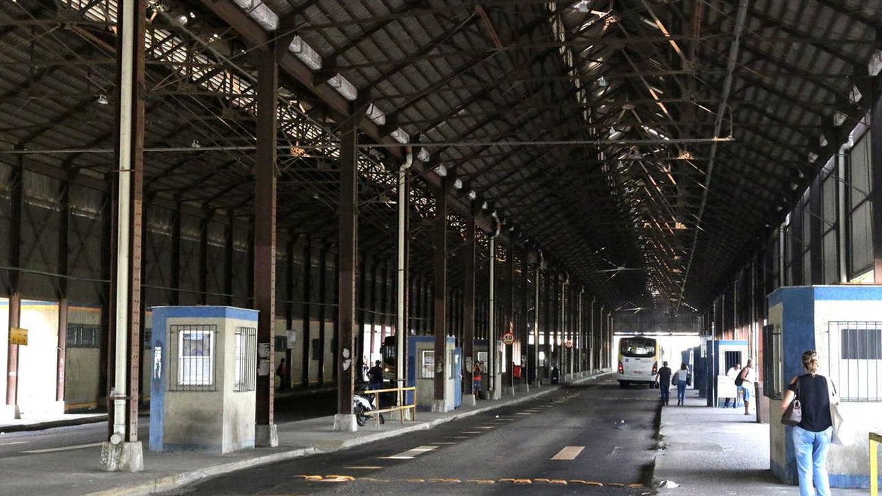 Rodoviários rejeitam proposta e decidem manter greve no Rio