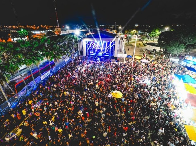 JHC prestigia festa de 40 anos do Benedito Bentes e afirma que bairro representa força de Maceió