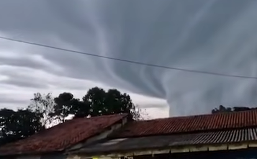 Nuvem tornado assusta moradores no interior de SP