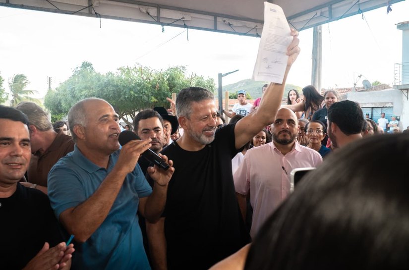 Pavimentação, desenvolvimento e trabalho para os municípios: Arthur Lira leva avanços a São José da Tapera