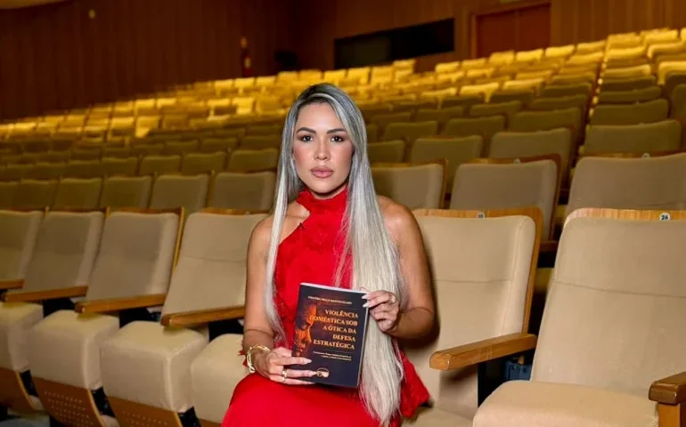 Em Maceió, advogada criminalista lança livro sobre atuação estratégica em casos de violência doméstica