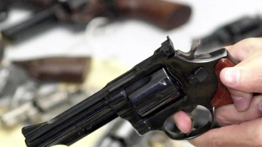Comissão da Câmara aprova porte de arma para oficiais de justiça