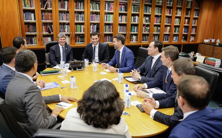 Governo do RS faz novos pedidos à União para receber recursos